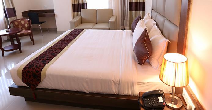 The Contour Hotel Guwahati Bagian luar foto