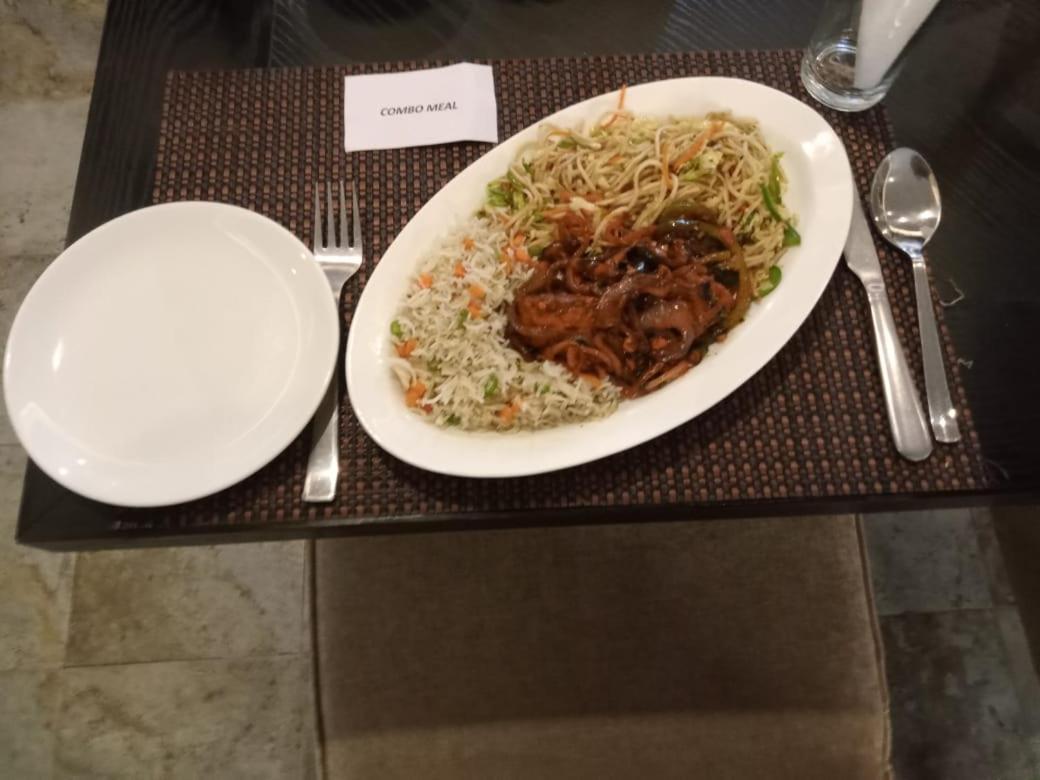 The Contour Hotel Guwahati Bagian luar foto