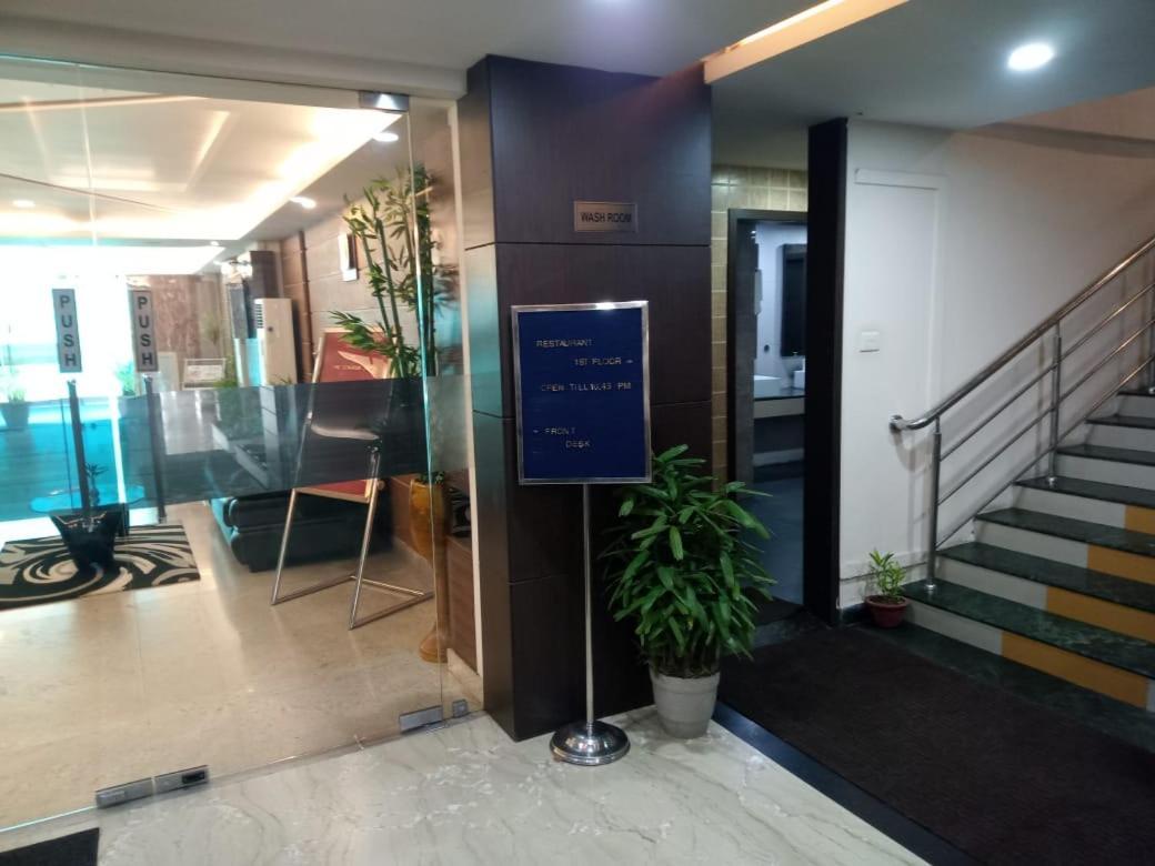 The Contour Hotel Guwahati Bagian luar foto