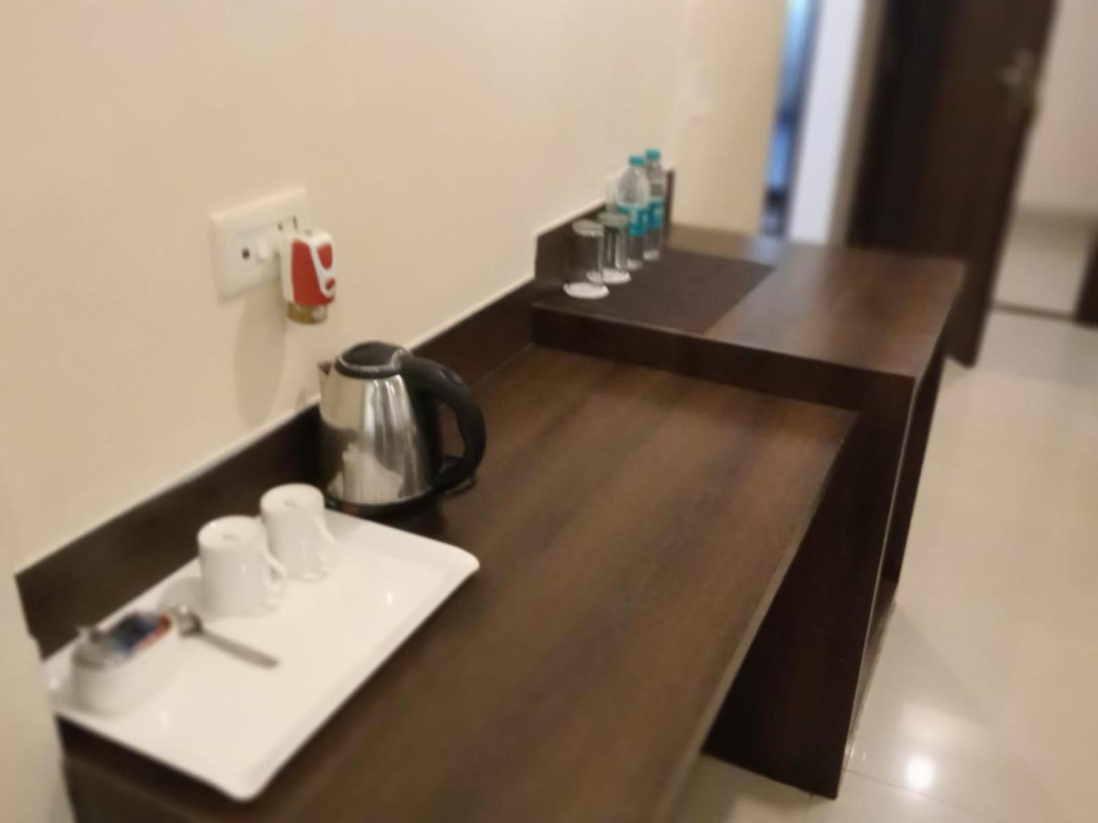 The Contour Hotel Guwahati Bagian luar foto