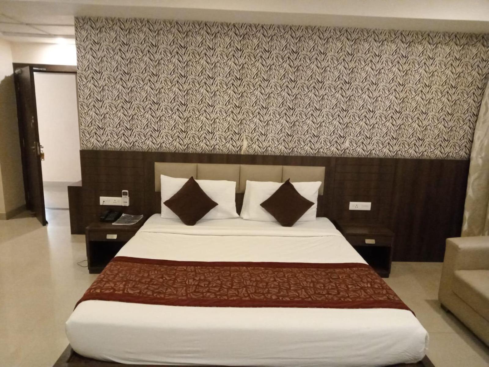 The Contour Hotel Guwahati Bagian luar foto