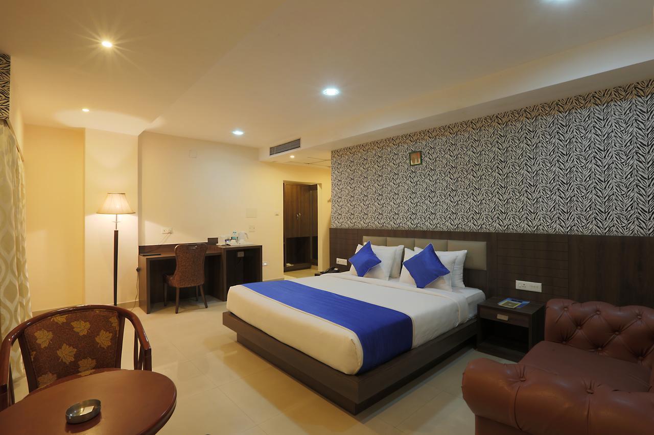 The Contour Hotel Guwahati Bagian luar foto