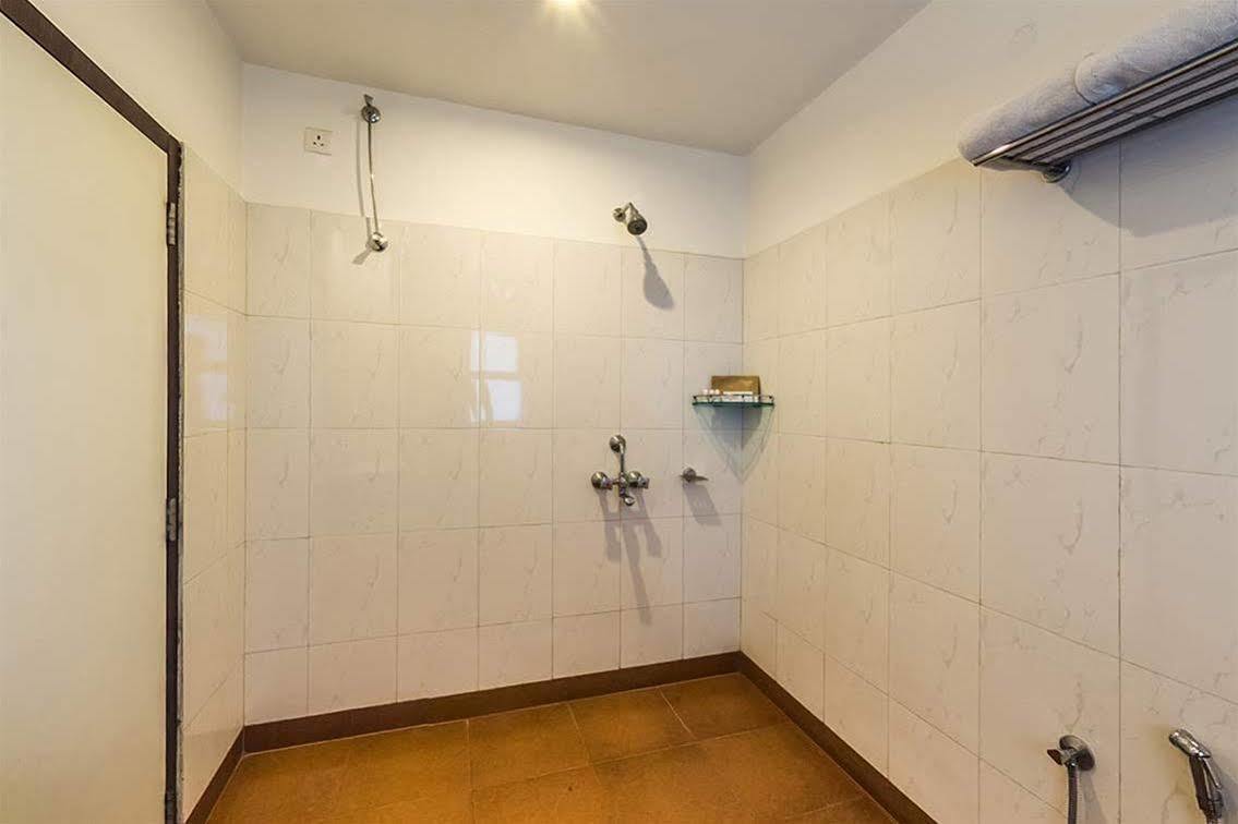 The Contour Hotel Guwahati Bagian luar foto