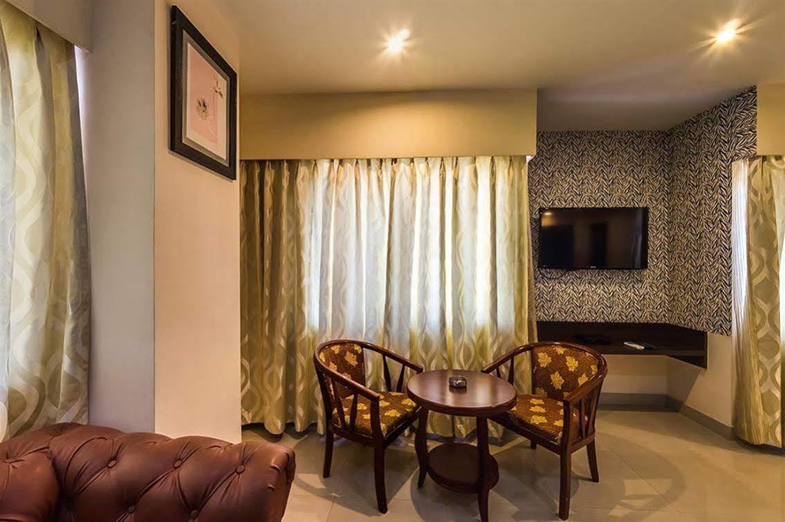 The Contour Hotel Guwahati Bagian luar foto