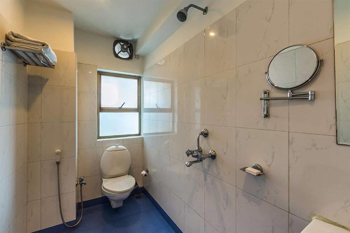 The Contour Hotel Guwahati Bagian luar foto
